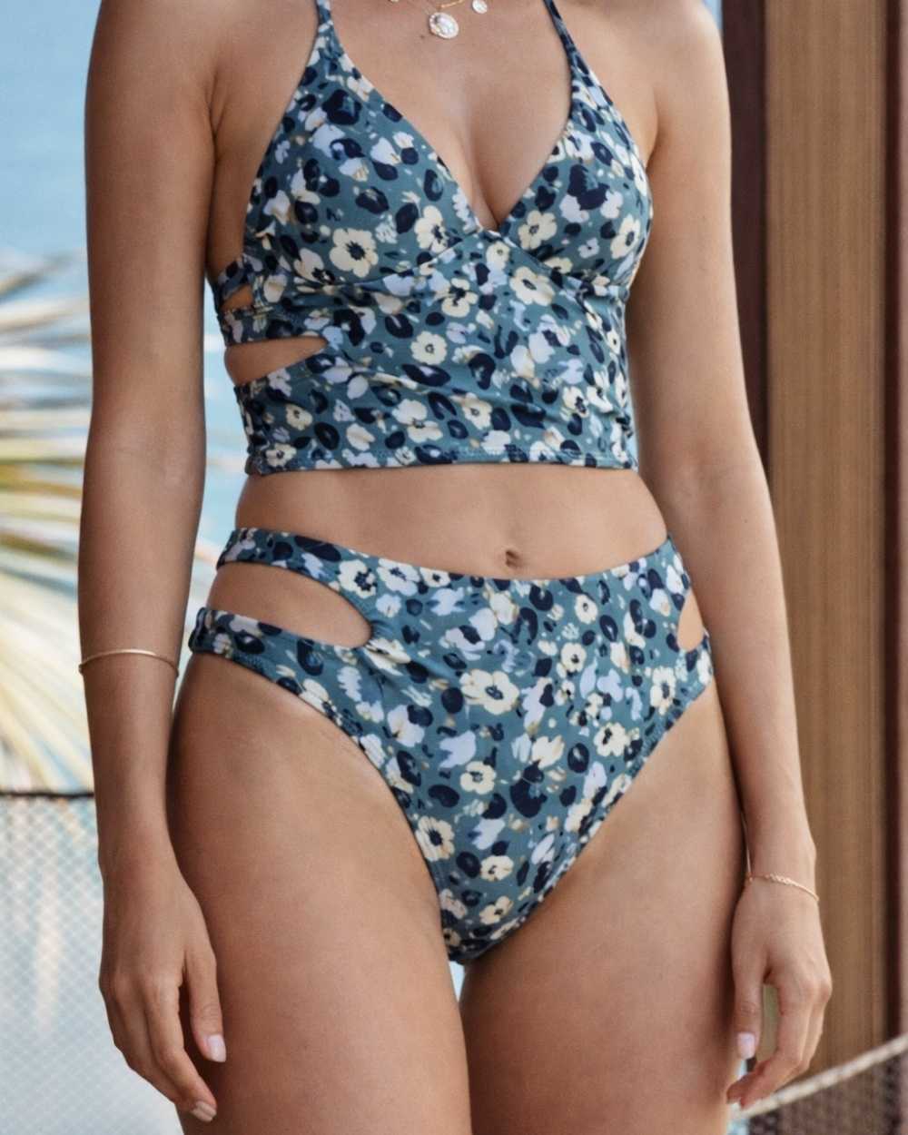 FINAL SALE Cutout High Leg Swimsuit Bottom